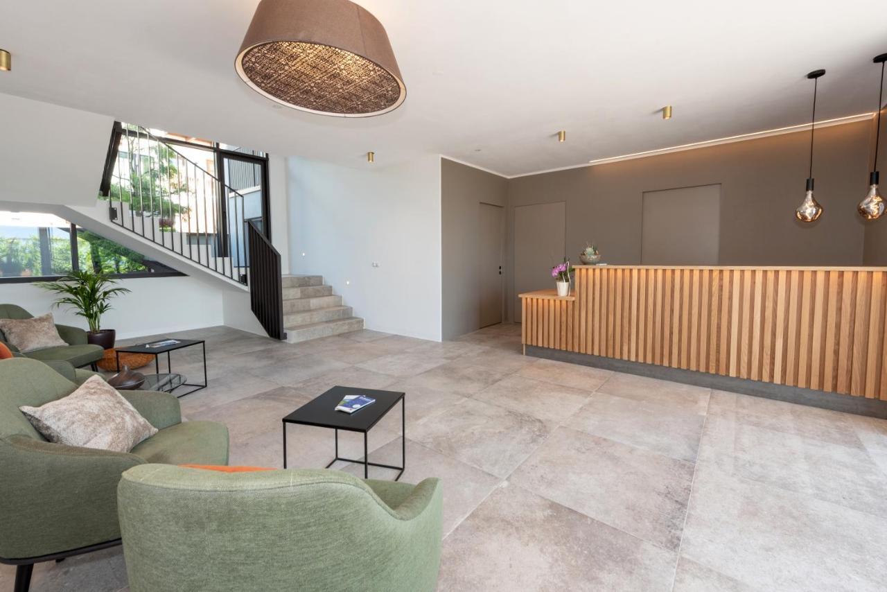 Villa Montis Exclusive Holiday Apartments In Eppan With Spectacular Views Of Dolomites And Bolzano Area Eppan an der Weinstraße Exteriör bild