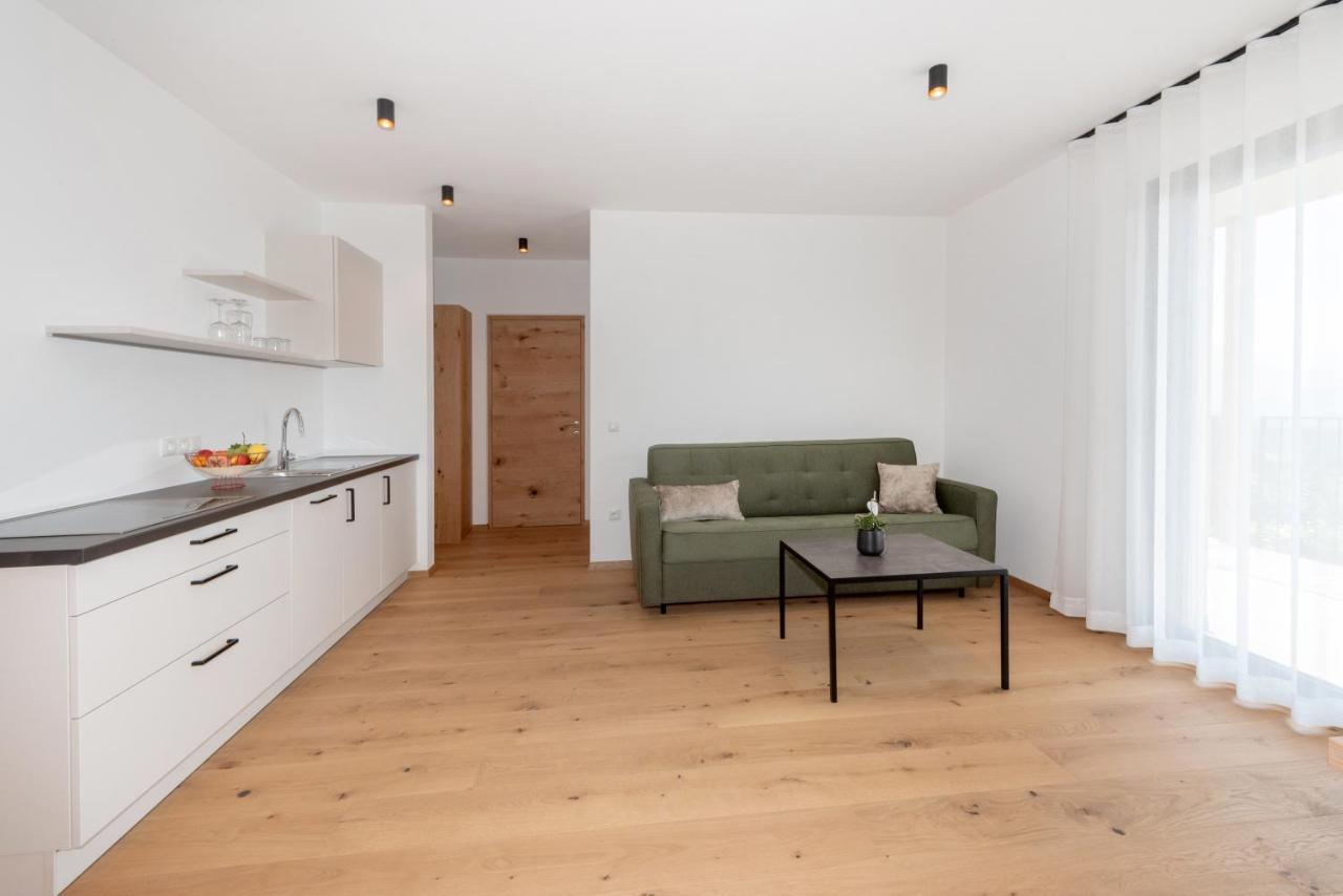 Villa Montis Exclusive Holiday Apartments In Eppan With Spectacular Views Of Dolomites And Bolzano Area Eppan an der Weinstraße Exteriör bild