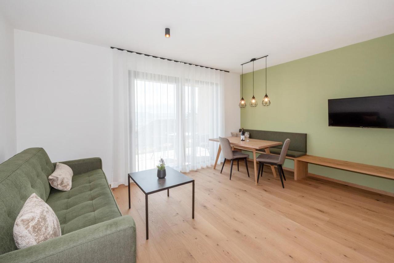 Villa Montis Exclusive Holiday Apartments In Eppan With Spectacular Views Of Dolomites And Bolzano Area Eppan an der Weinstraße Exteriör bild