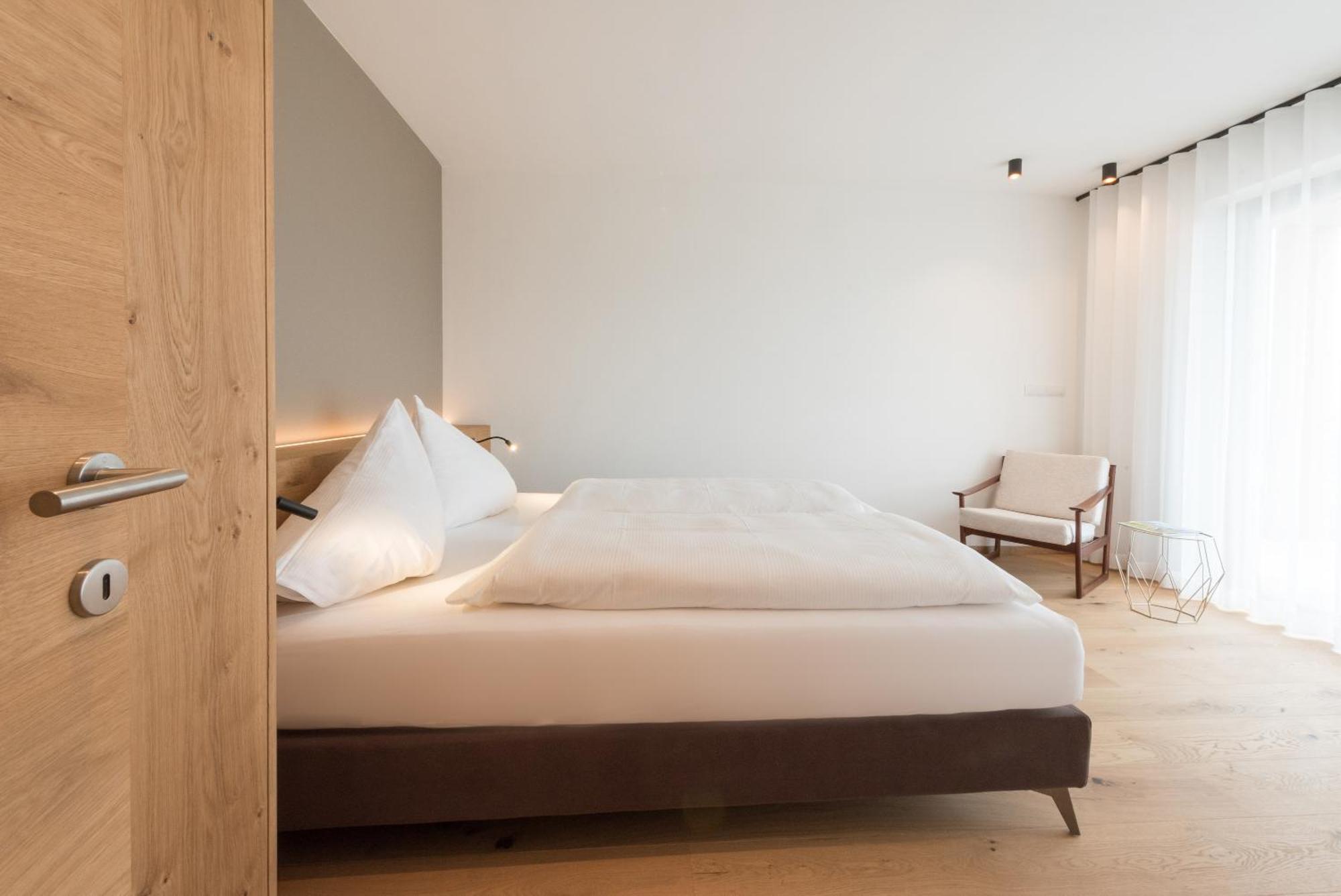 Villa Montis Exclusive Holiday Apartments In Eppan With Spectacular Views Of Dolomites And Bolzano Area Eppan an der Weinstraße Exteriör bild